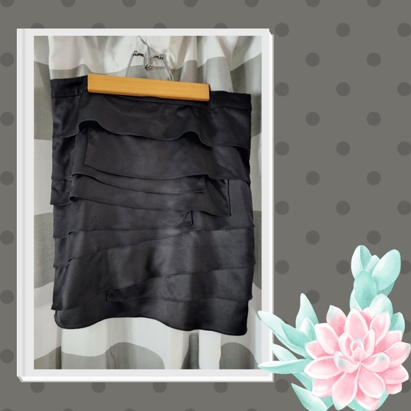 Ann Taylor Factory Ruffle Mini - Picture 1 of 4